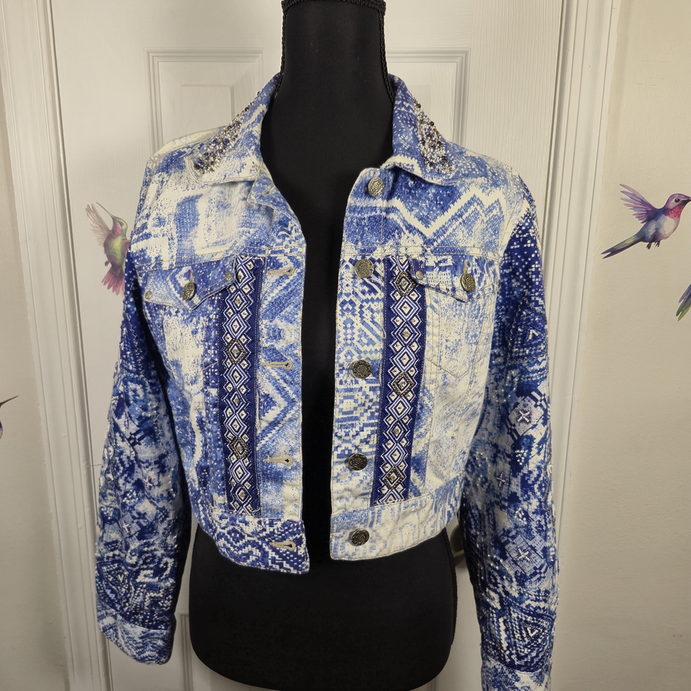 Chico's Beaded Aztec Print Blue Patterned Cropped Trucker Denim Jacket Size XS - Picture 2 of 8